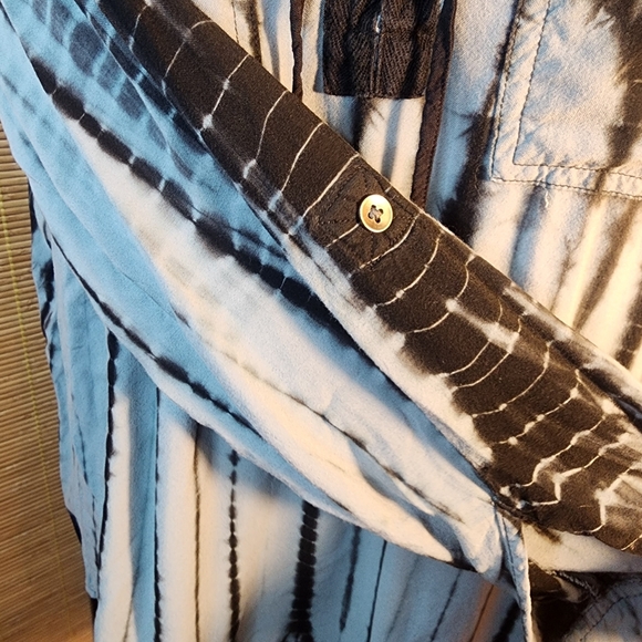 Rock & Republic teal tie-dye blouse - Picture 6 of 9